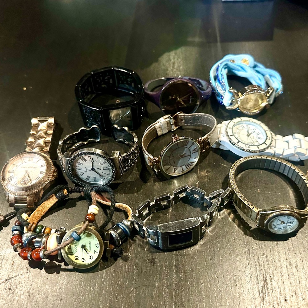 Assorted Lot of 10 Vintage Watches